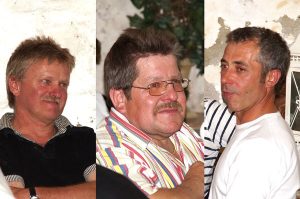 3 Mitarbeiter sind hier abgebildet für Ihre Ehrungen als verdiente Mitarbeiter 3 Mitarbeiter sind hier abgebildet für Ihre Ehrungen als verdiente Mitarbeiter